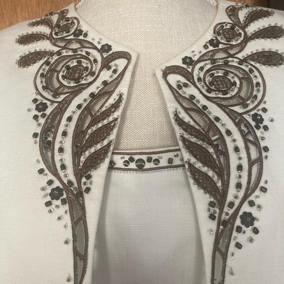 Tahari 3 pcs Suit in White and Brown with Embroidered Jacket. - Picture 3 of 10